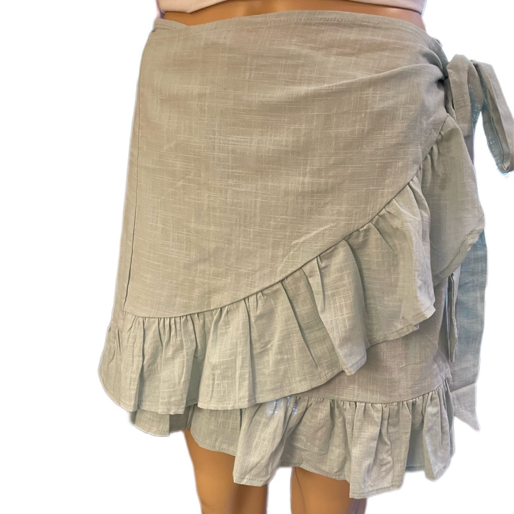 Green Skirt with Ruffle Women’s Large